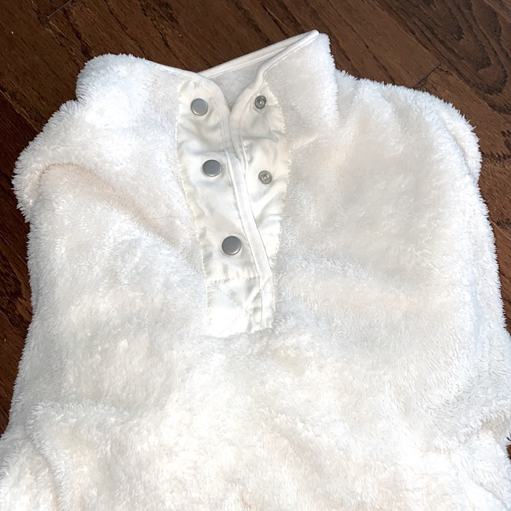white teddy pullover!!